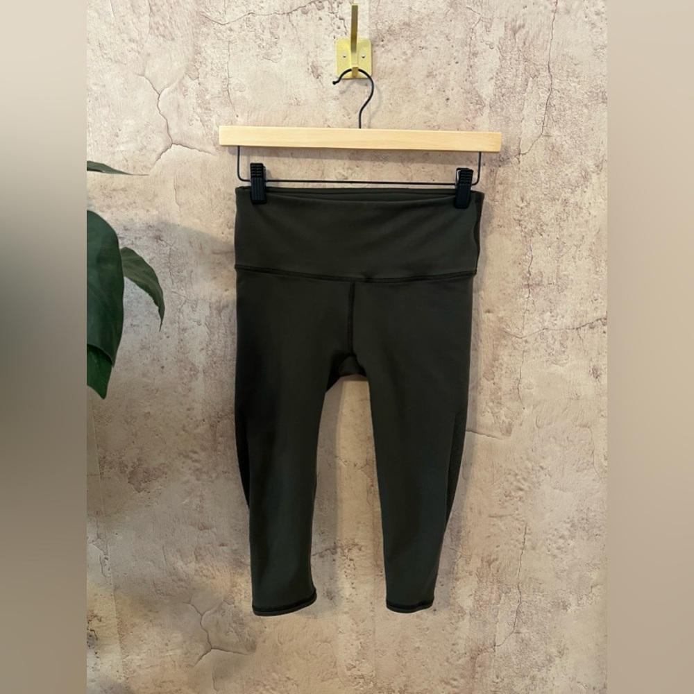 Lululemon Reveal Crop (15") Dark Olive